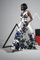 Robe mado longue en soie sauvage à motifs floraux (accessoirisée avec une ceinture argentée)