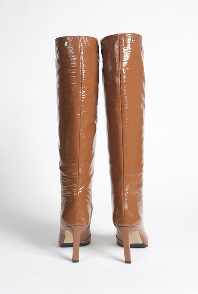 Bottes en cuir d’agneau caramel vernis