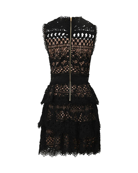 Petite robe noire en dentelle