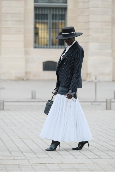 Maxi jupe en cuir et broderies anglaises