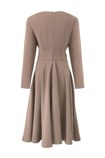 Robe courte avec nœud en sequins